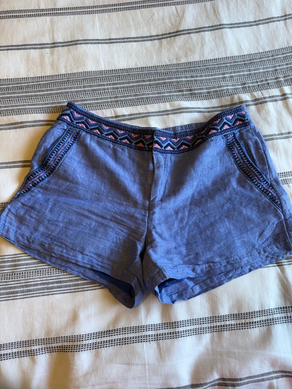 Vineyard Vines Blue Embroidered Waist High-Rise Shorts